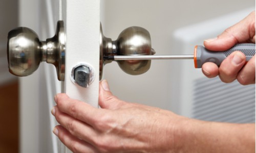 Detach handle, hardware and hinges from the door