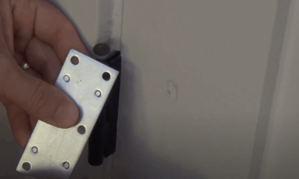 Remove-the-Hinge-Pin-on-The-Door