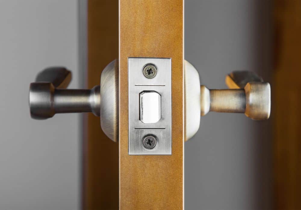 Ways to Fix Door When the Door Latch Won't Retract