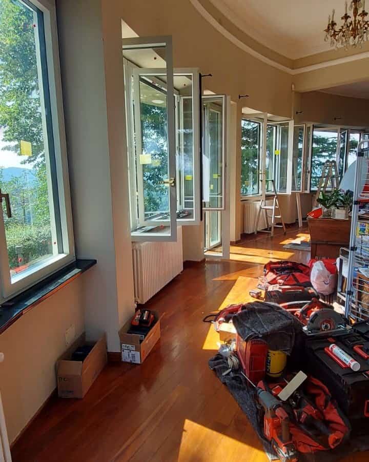 What is the best direction for the windows to get sunlight